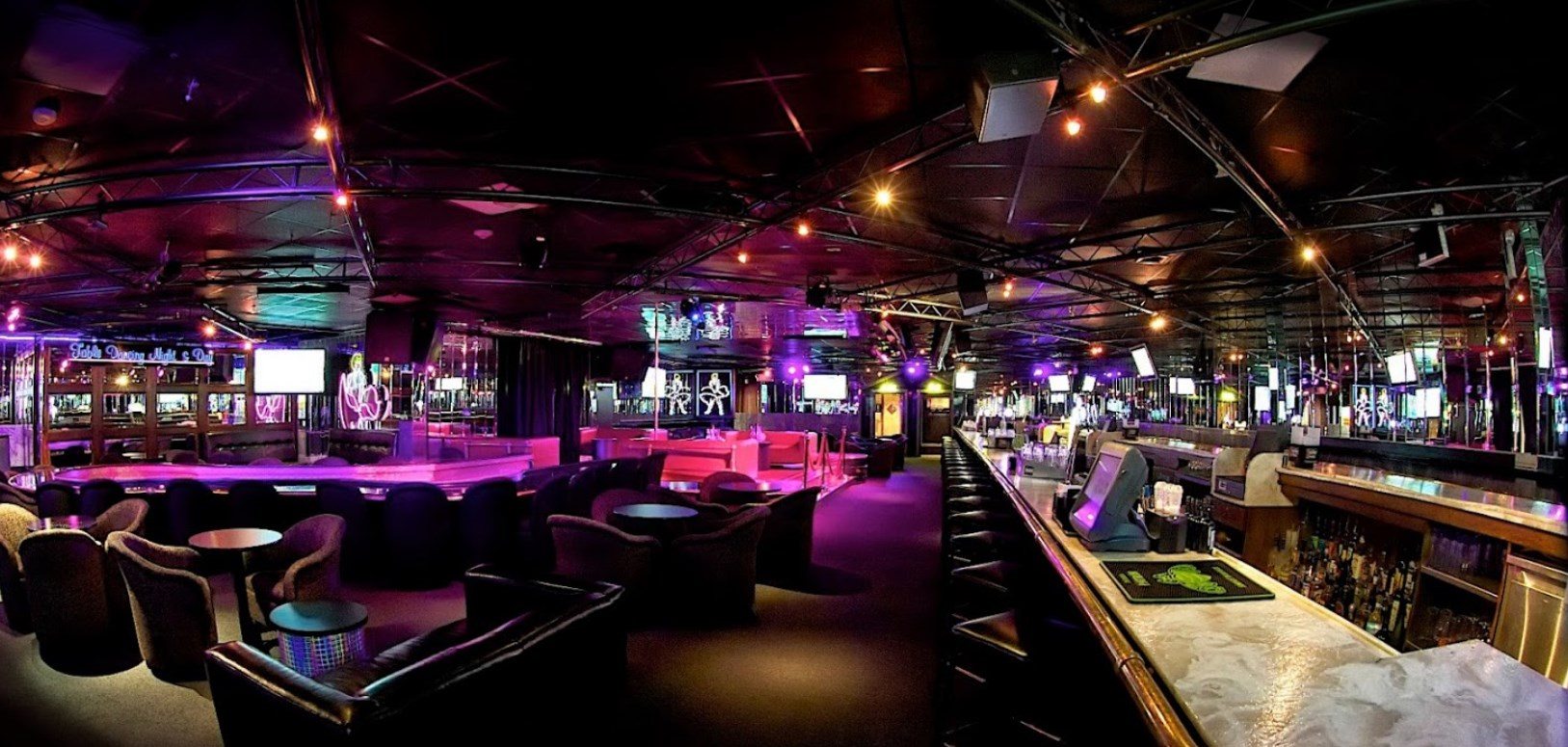 The Squire - Nightclub in Revere, United States