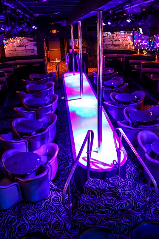 The Landing Strip Lounge - Nightclub in Romulus, United States