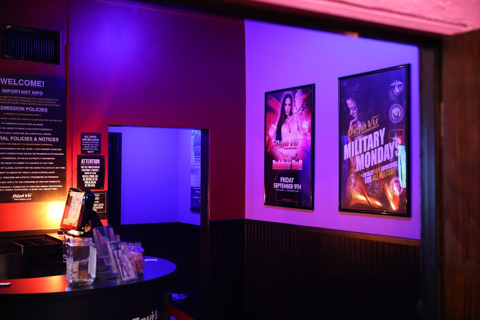 Deja Vu Showgirls San Diego - Nightclub in San Diego, United States