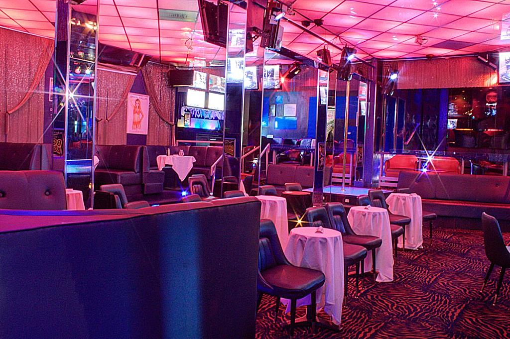 Deja Vu Centerfolds - Nightclub in San Francisco, United States