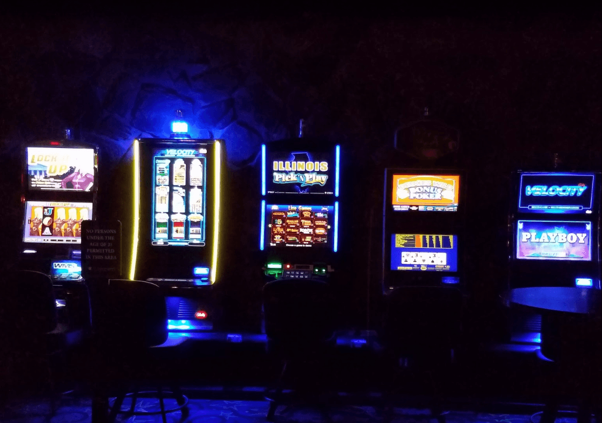 High Heels Gentlemen's Club - Nightclub in Somonauk, United States