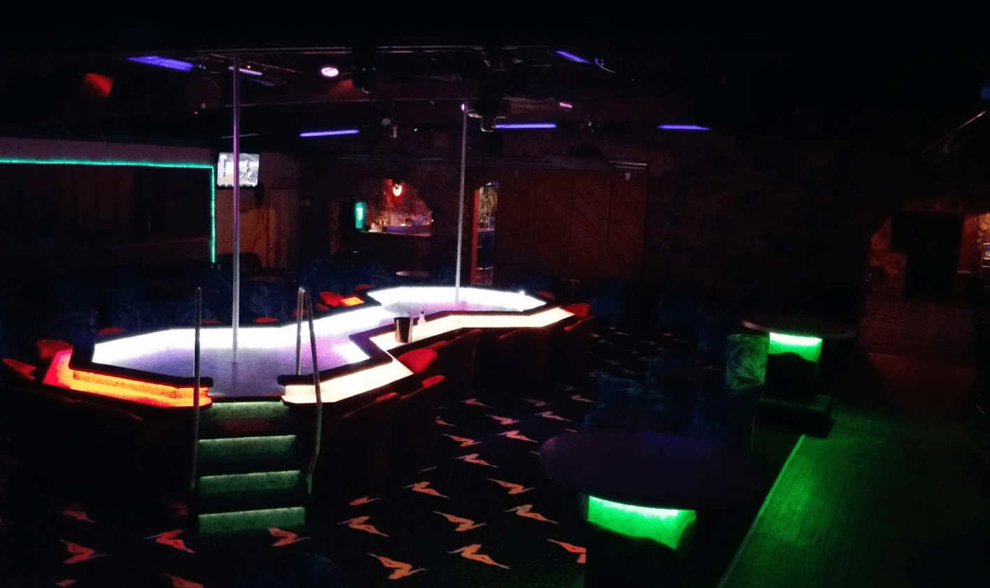 High Heels Gentlemen's Club - Nightclub in Somonauk, United States