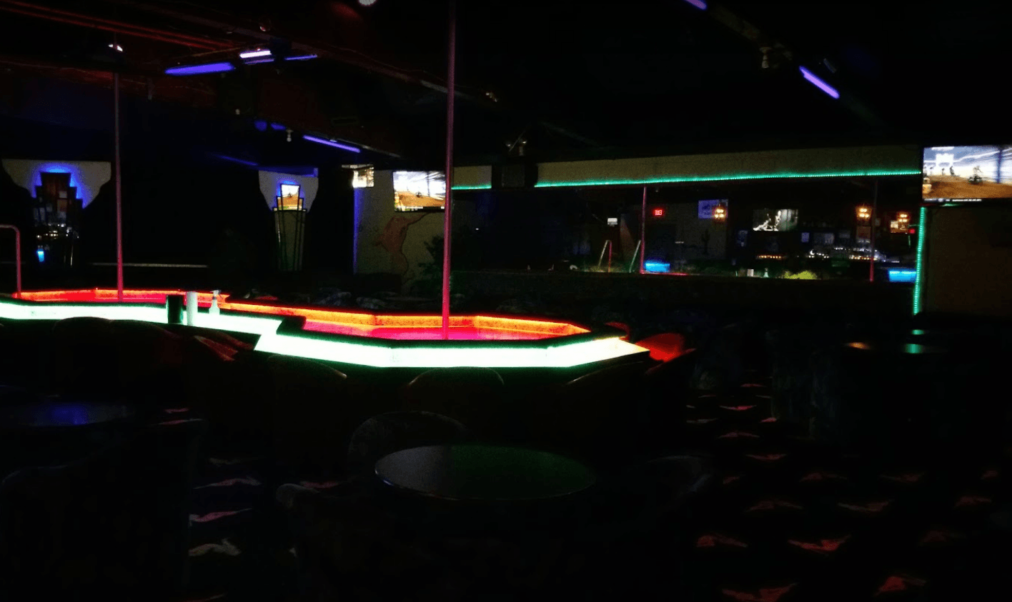High Heels Gentlemen's Club - Nightclub in Somonauk, United States