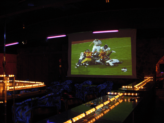 High Heels Gentlemen's Club - Nightclub in Somonauk, United States