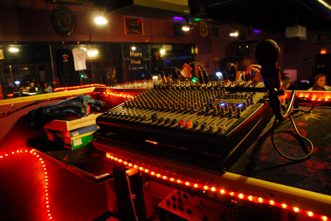 Centerfolds Cabaret - Nightclub in Superior, United States