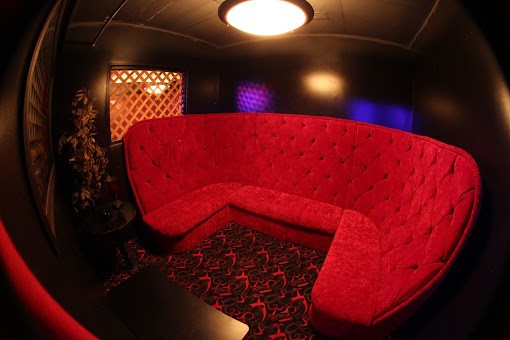 Emperor's Gentlemen's Club Tampa - Nightclub in Tampa, United States