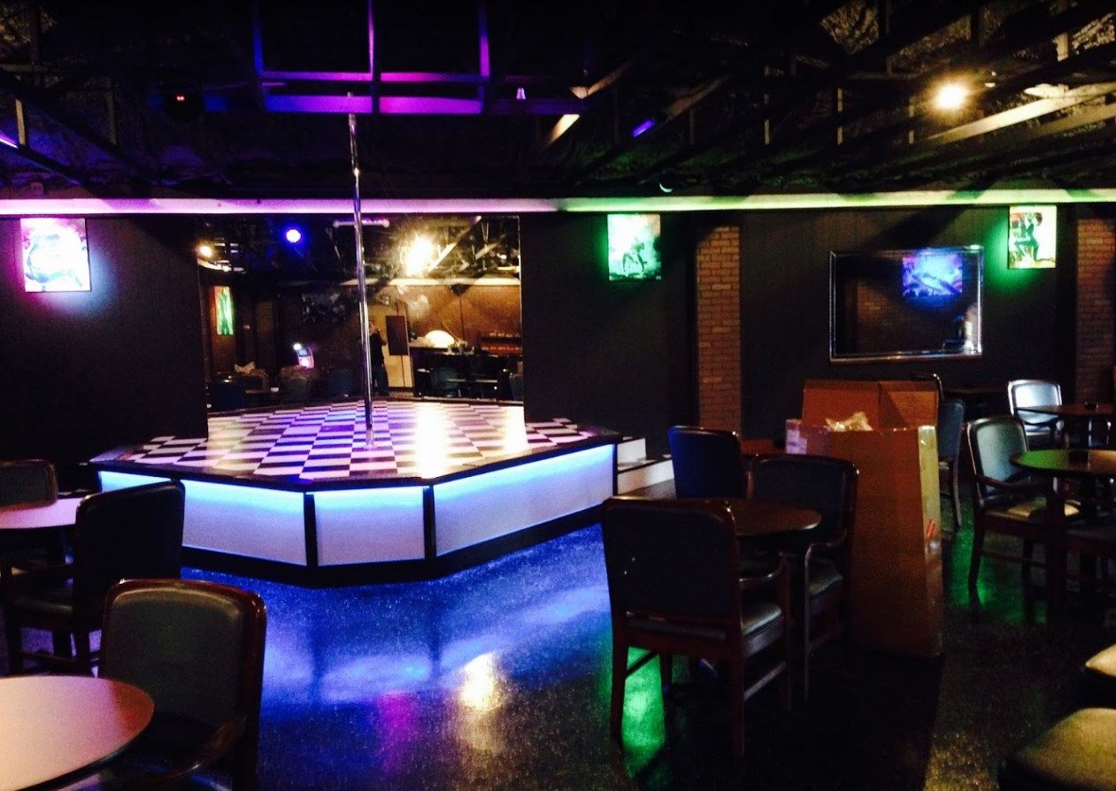 Visions Gentlemen's Club & Inverted Art Gallery - Nightclub in Tyler, United States