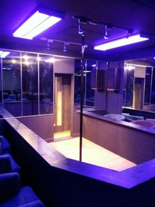 Bunnz Hideout - Nightclub in Umatilla, United States