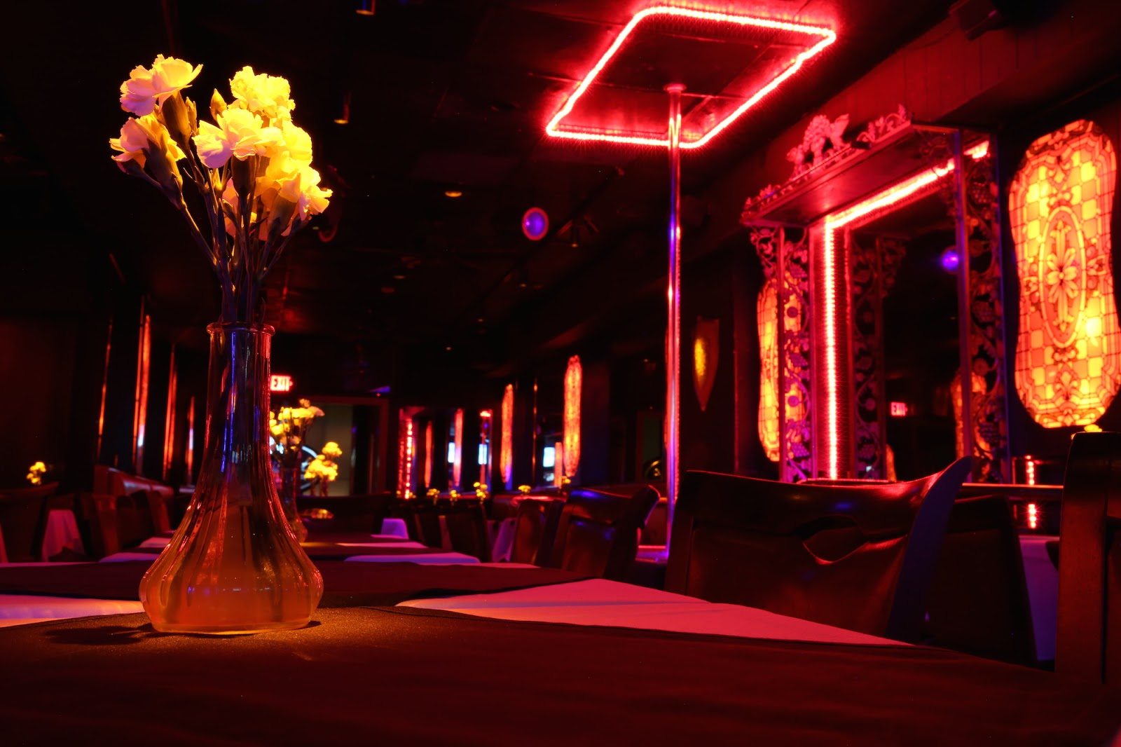 The Camelot Showbar Strip Club - Nightclub in Washington, United States
