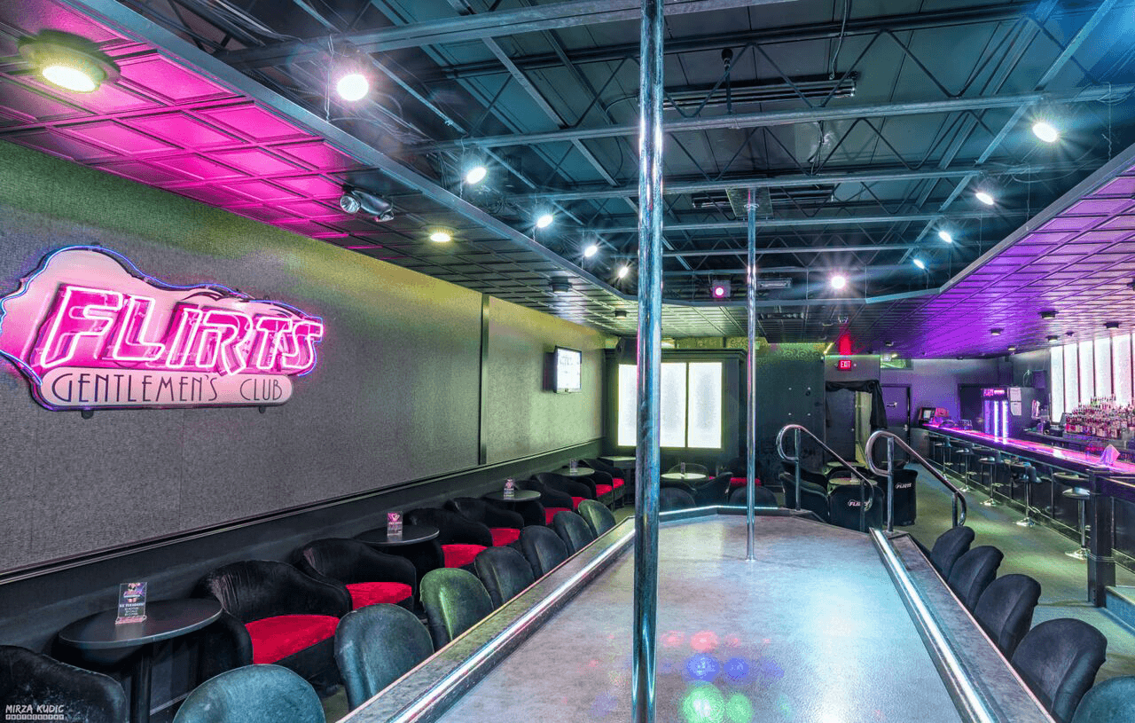 Flirt's Gentlemens Club - Nightclub in Waterloo, United States