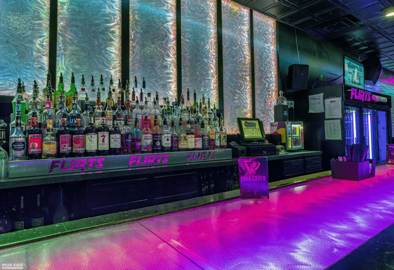Flirt's Gentlemens Club - Nightclub in Waterloo, United States