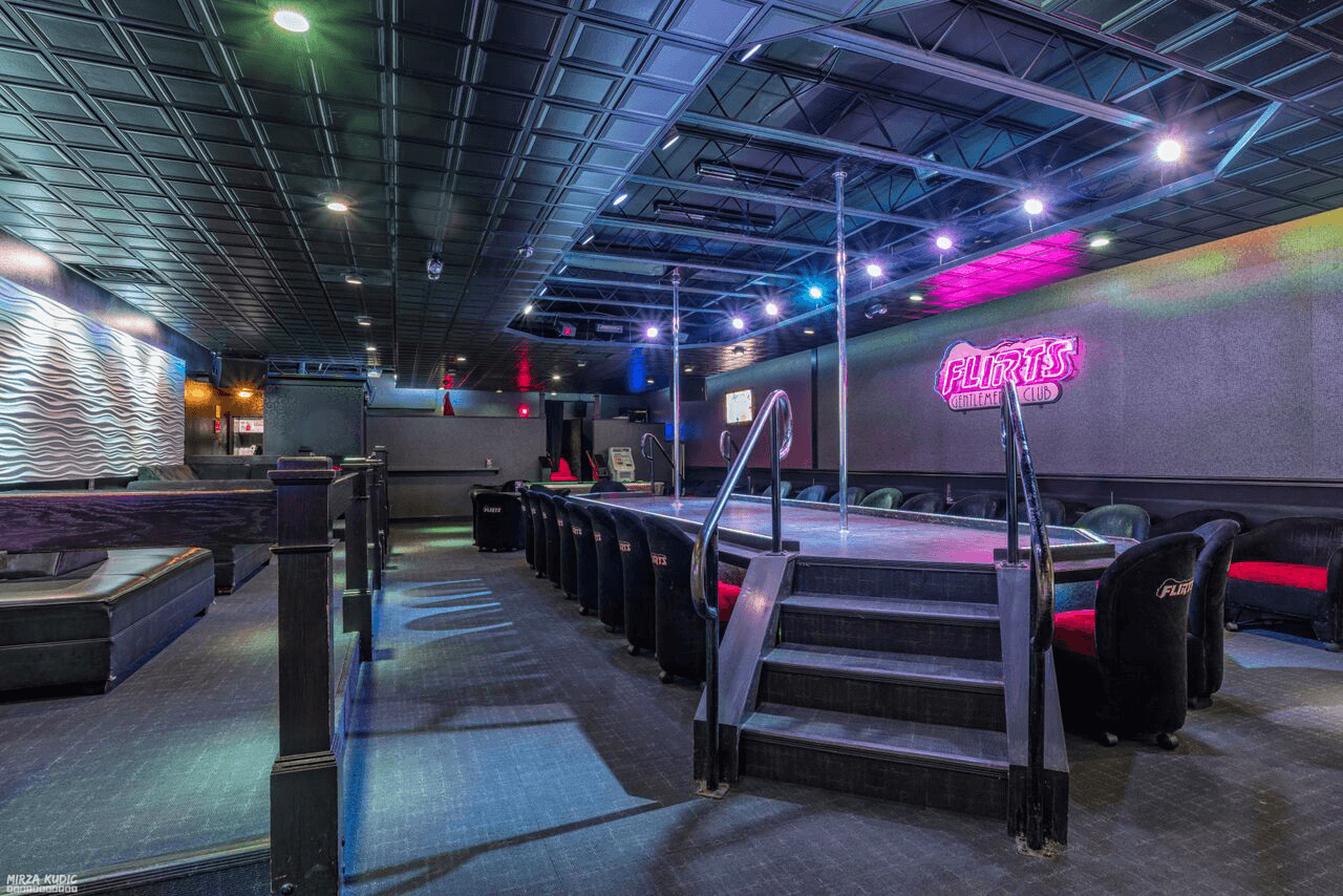 Flirt's Gentlemens Club - Nightclub in Waterloo, United States