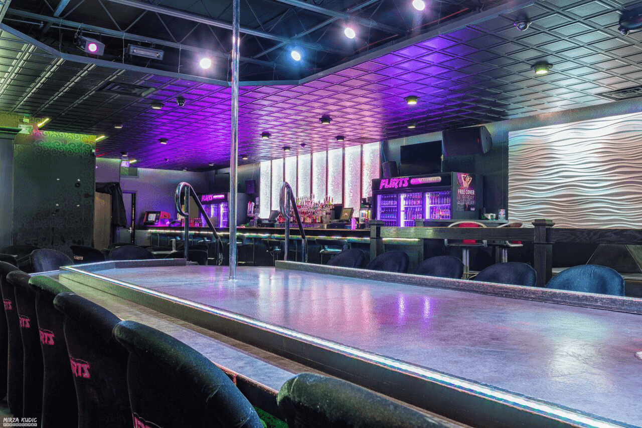 Flirt's Gentlemens Club - Nightclub in Waterloo, United States