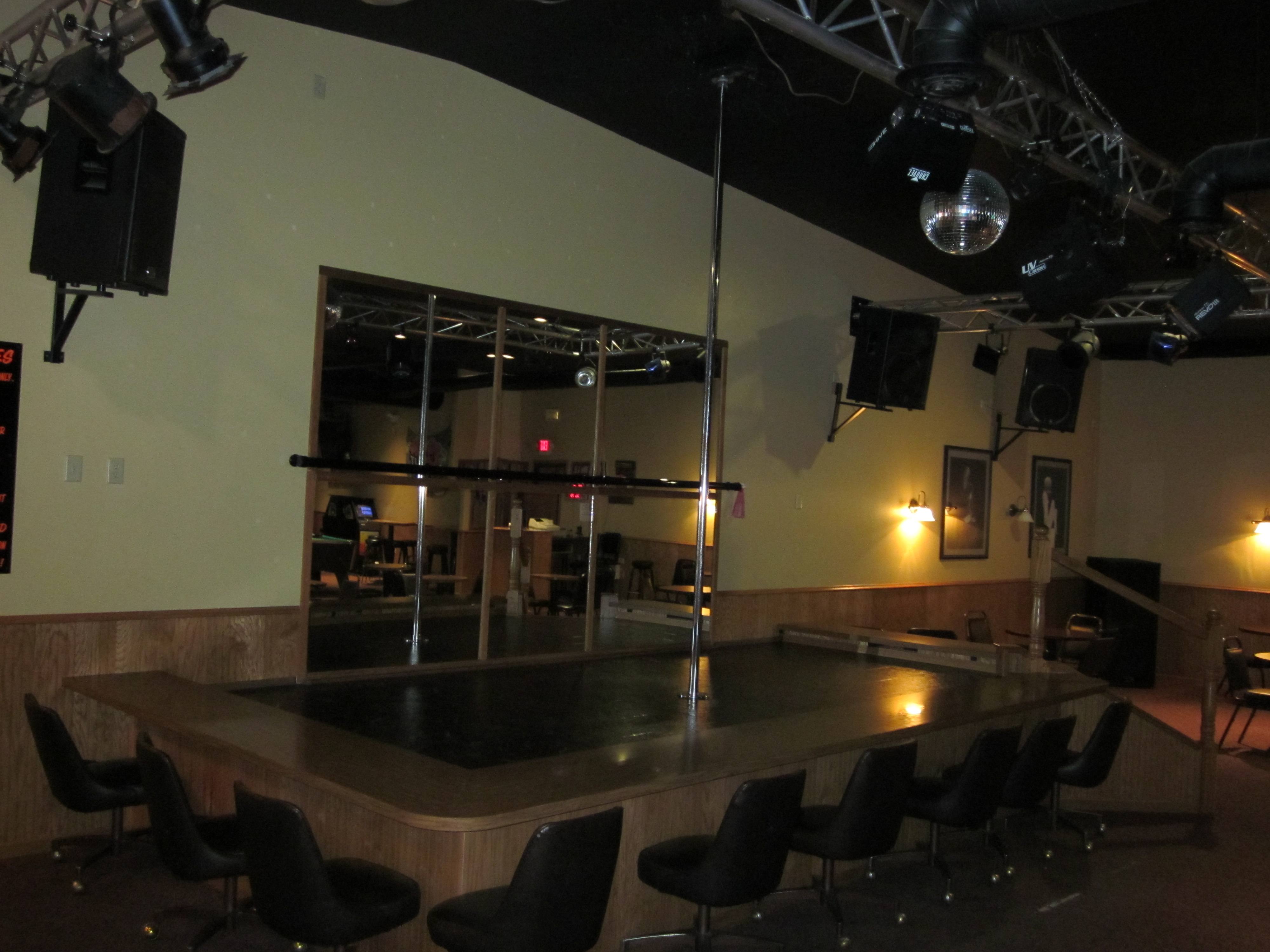 SouthFork Lounge - Nightclub in Watertown, United States