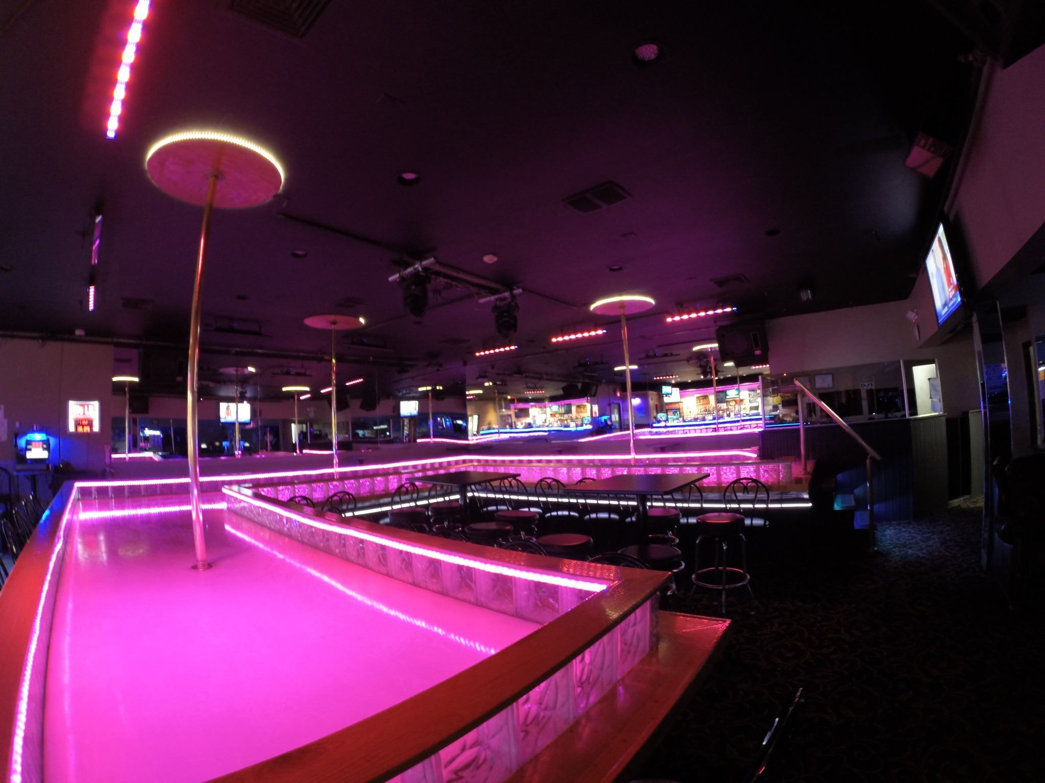 Marios Showplace - Nightclub in Webster, United States