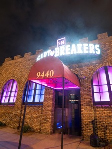 Heart Breakers - Nightclub in West Allis, United States