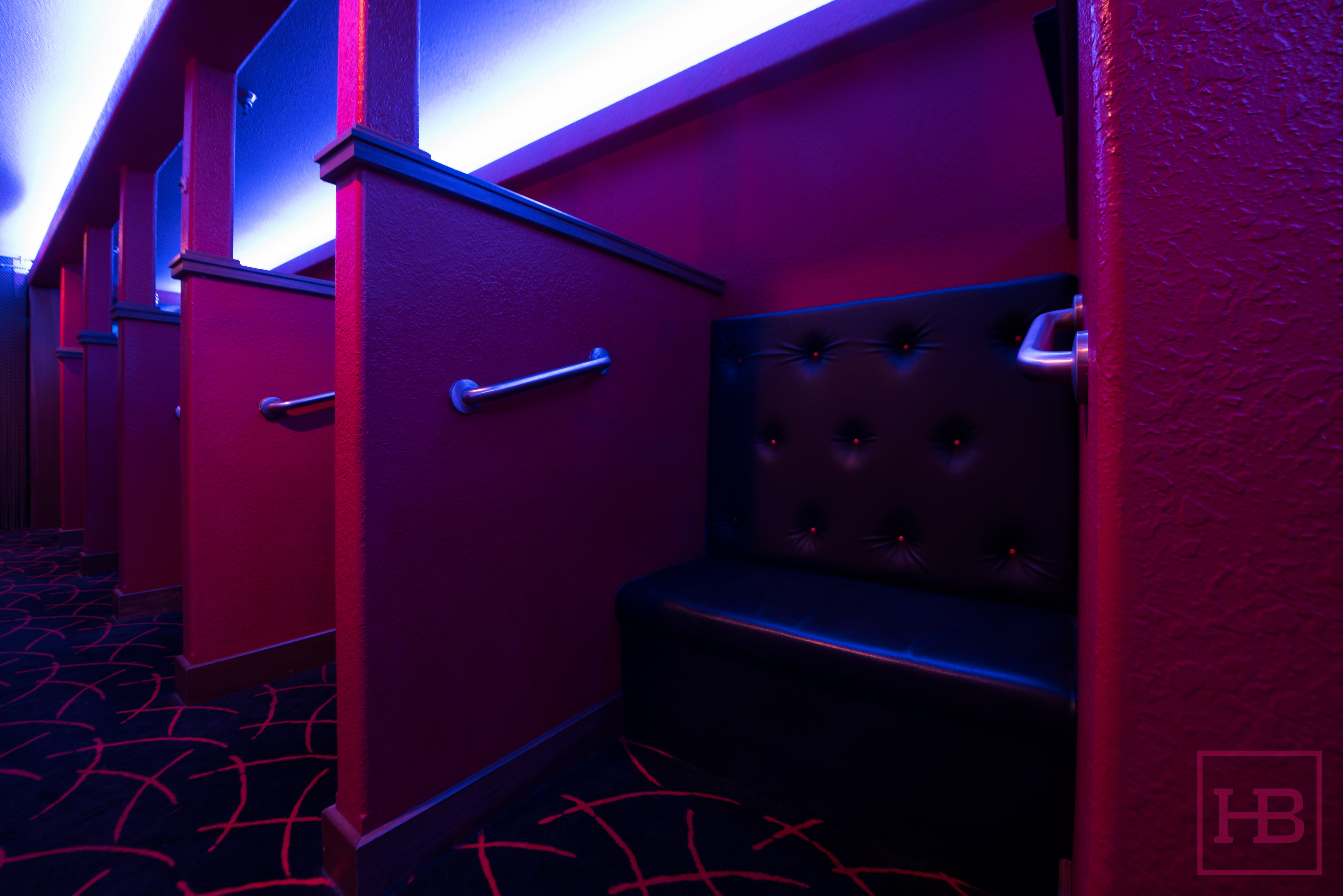 Heart Breakers - Nightclub in West Allis, United States