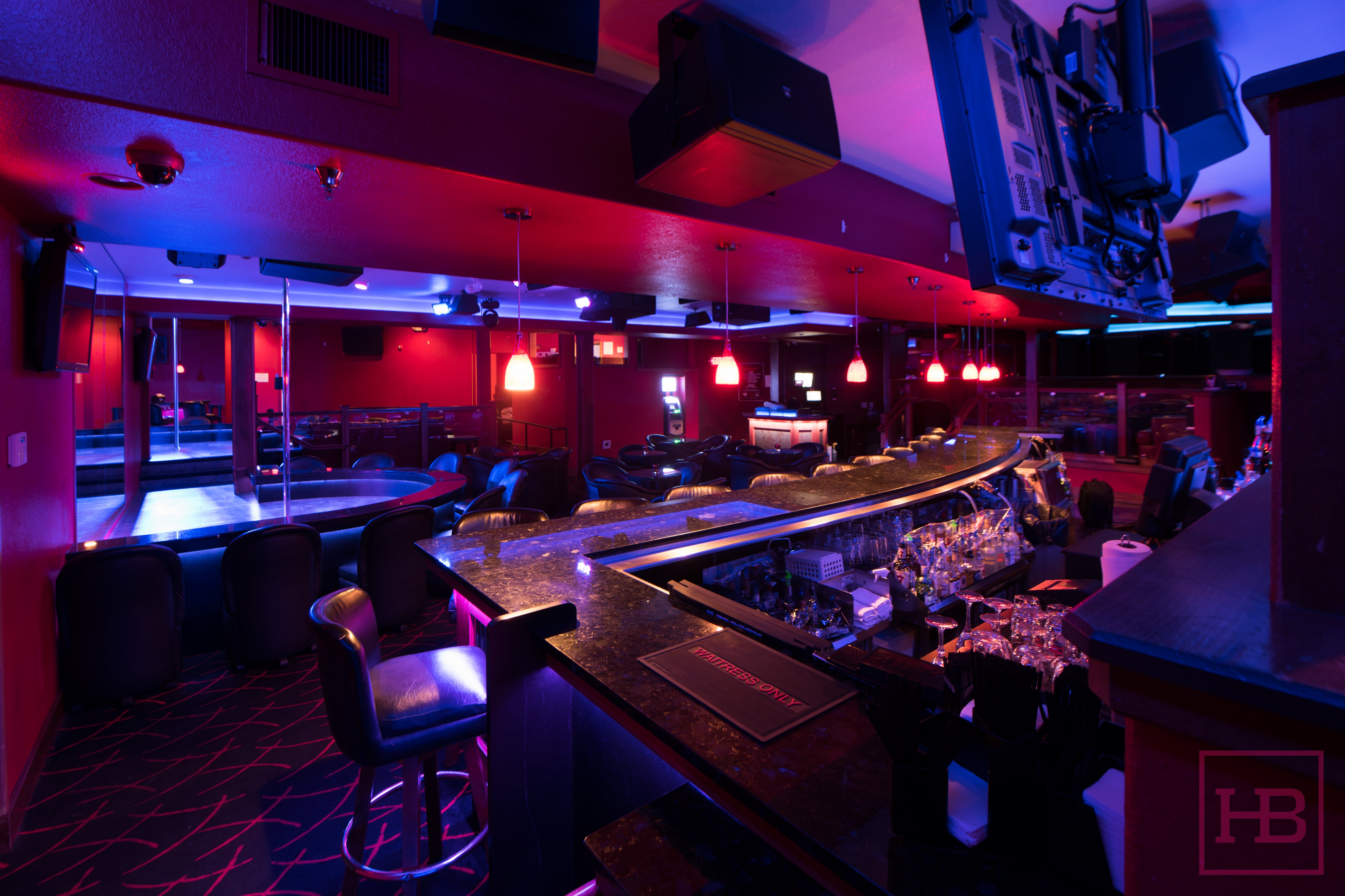 Heart Breakers - Nightclub in West Allis, United States