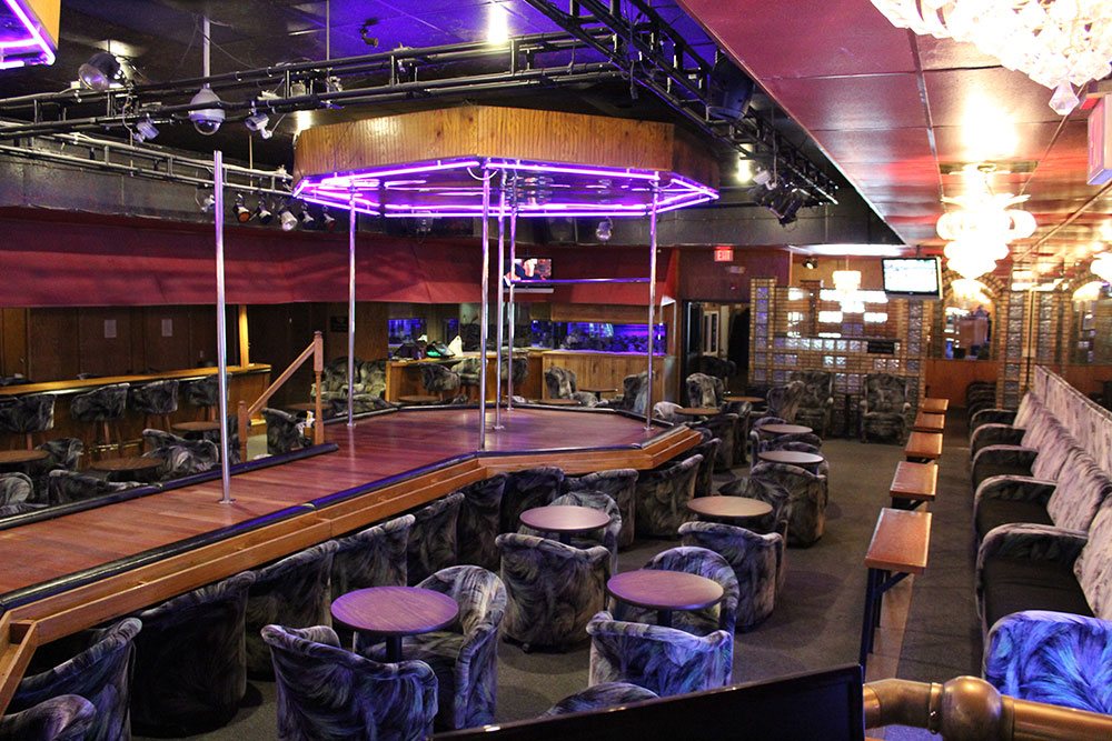 Beach Girls Bar - Nightclub in West Des Moines, United States