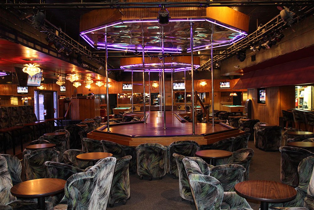 Beach Girls Bar - Nightclub in West Des Moines, United States