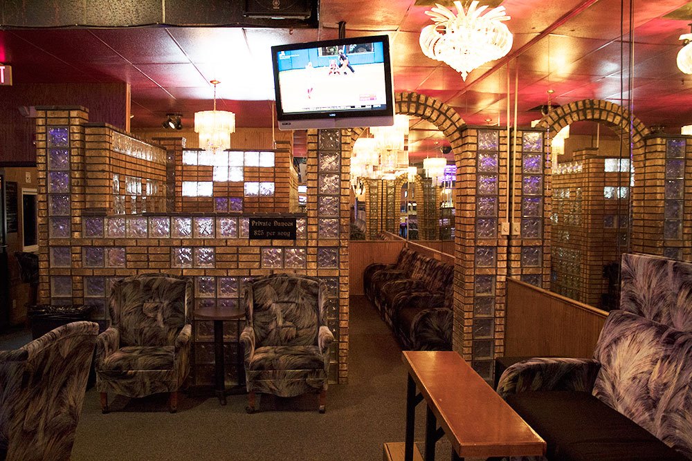 Beach Girls Bar - Nightclub in West Des Moines, United States